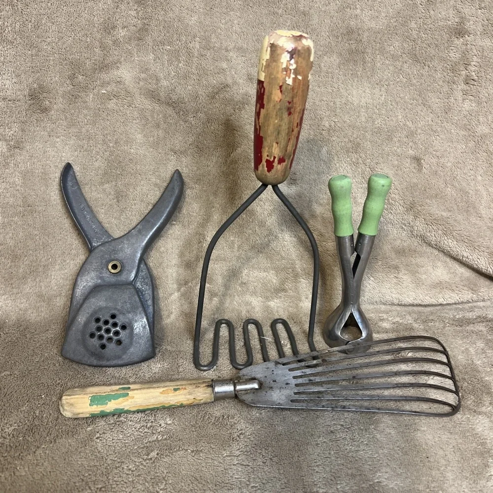 Vintage Kitchen 4pc Lot Batter Beater, Masher, Melon Baller, Citrus Squeezer USA